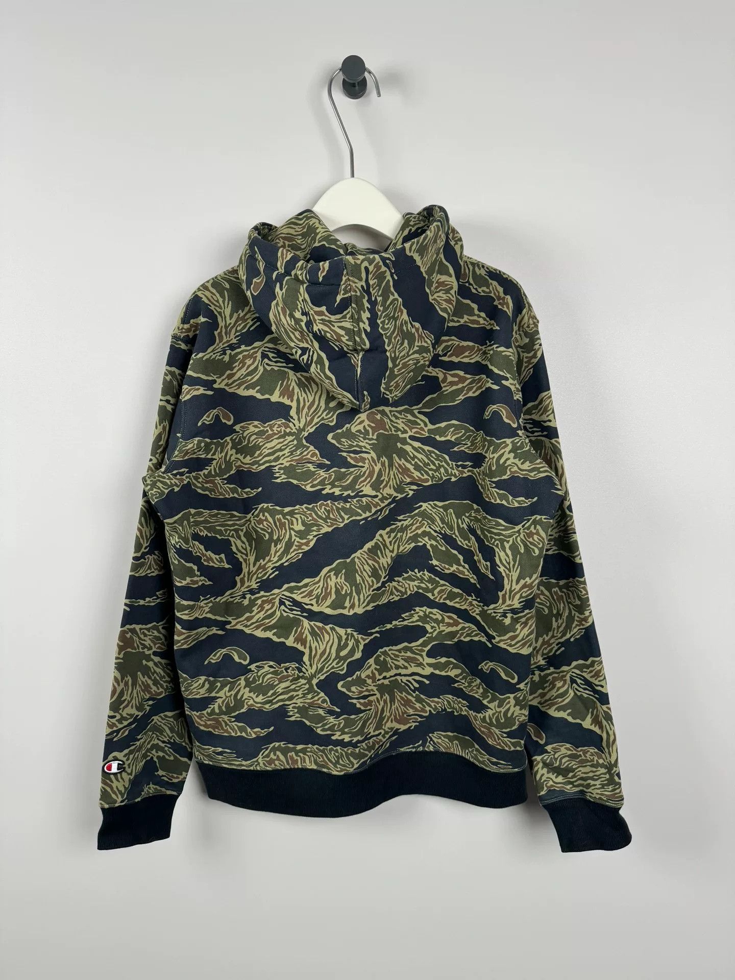 Supreme supreme champion tiger camo sweatshirt size S Size US S / EU 44-46 / 1 - 2 Thumbnail