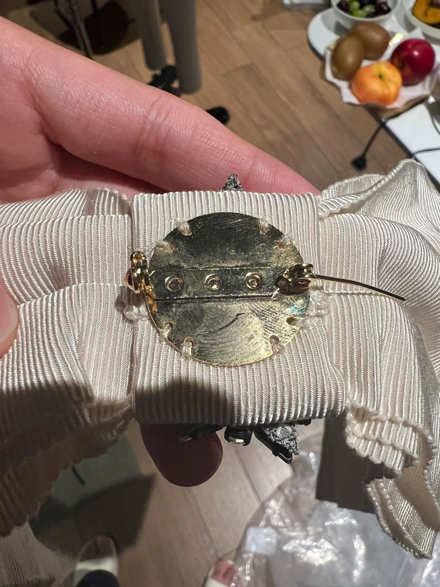 Gucci gucci brooch pin accessory fashion statement Size ONE SIZE - 7 Thumbnail