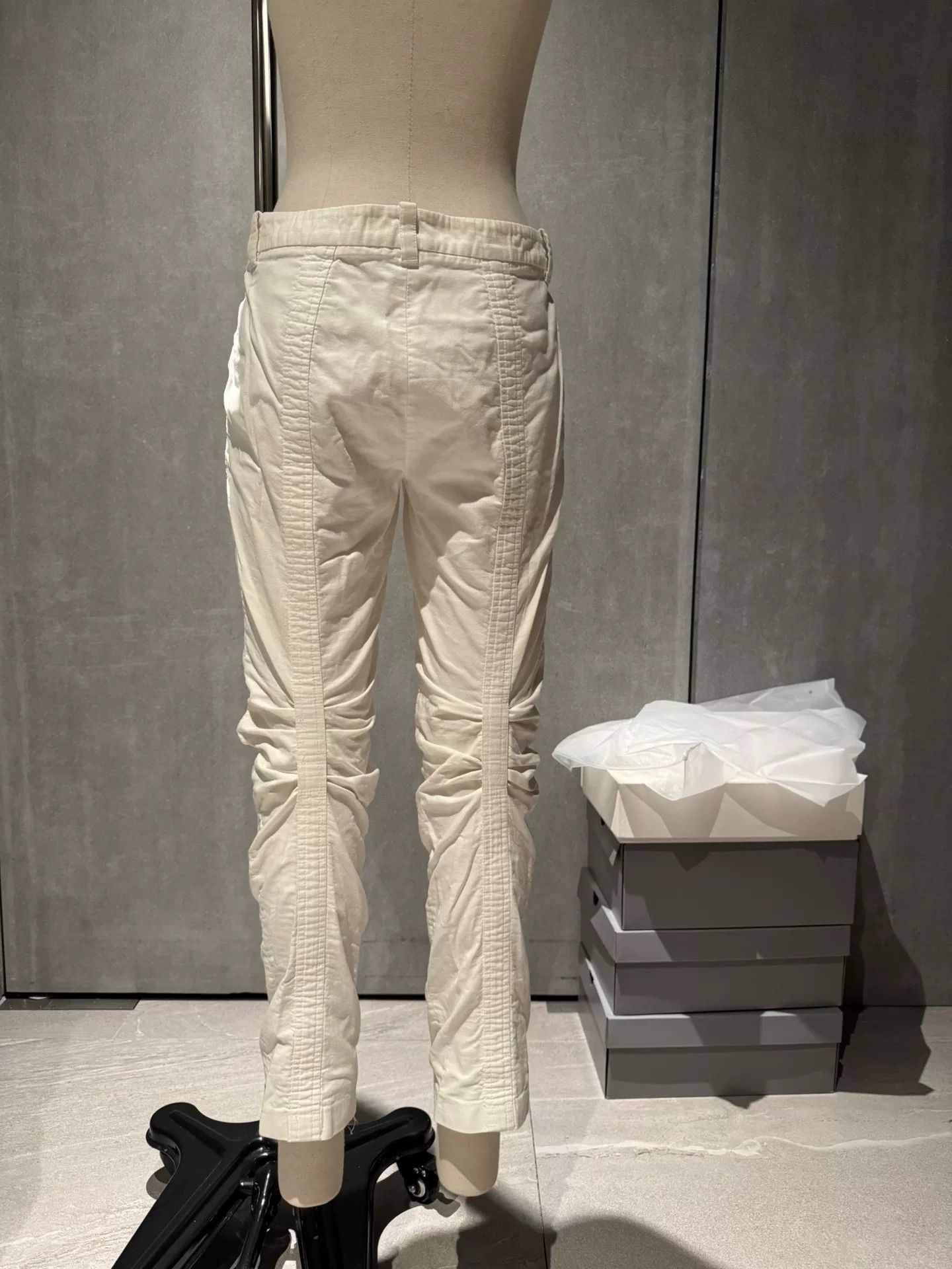 Ann Demeulemeester unique white pleated denim trousers Size US 31 - 4 Thumbnail