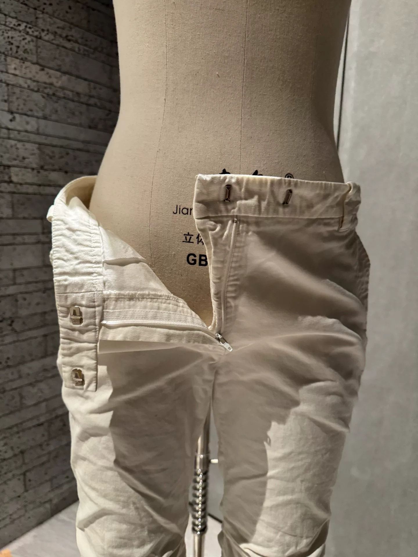 Ann Demeulemeester unique white pleated denim trousers Size US 31 - 5 Thumbnail