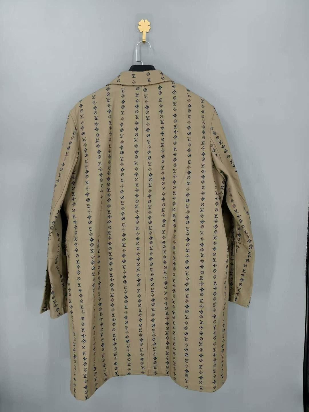 Louis Vuitton louis vuitton long coat with floral print Size US L / EU 52-54 / 3 - 2 Thumbnail