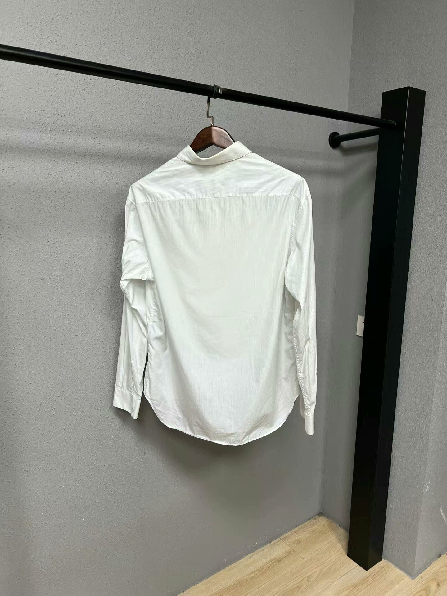 Dior Dior logo long sleeve shirt in white Size US M / EU 48-50 / 2 - 2 Thumbnail