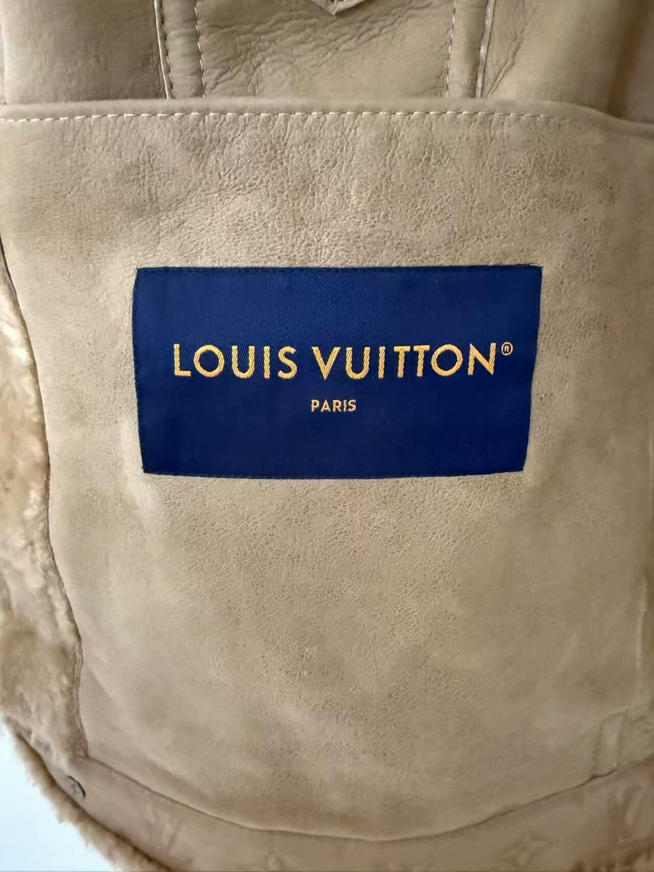 Louis Vuitton louis vuitton beige lamb wool jacket Size US XL / EU 56 / 4 - 5 Thumbnail