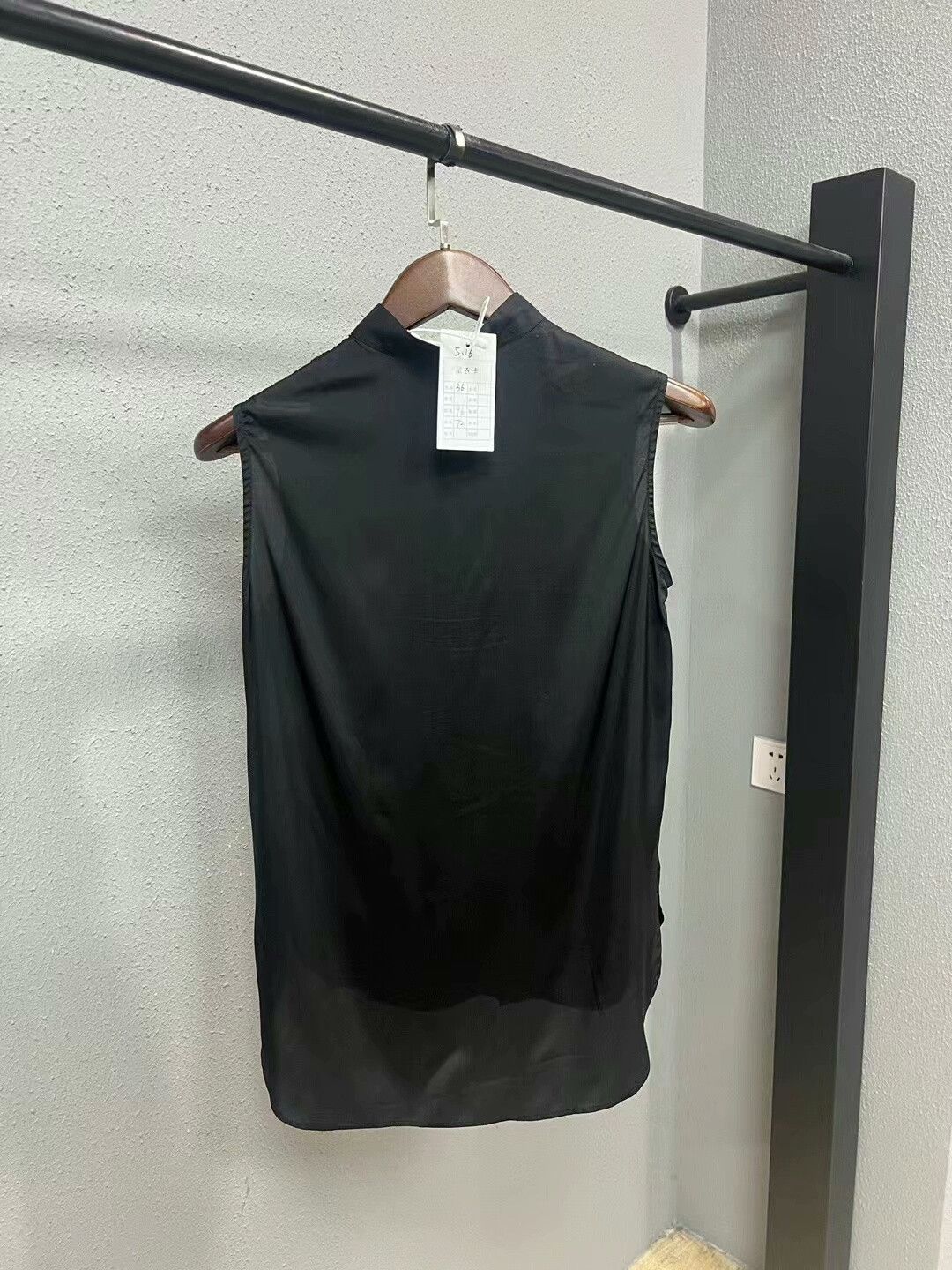 Dior Dior Silk Bee Shirt in Black Size S / US 4 / IT 40 - 2 Thumbnail