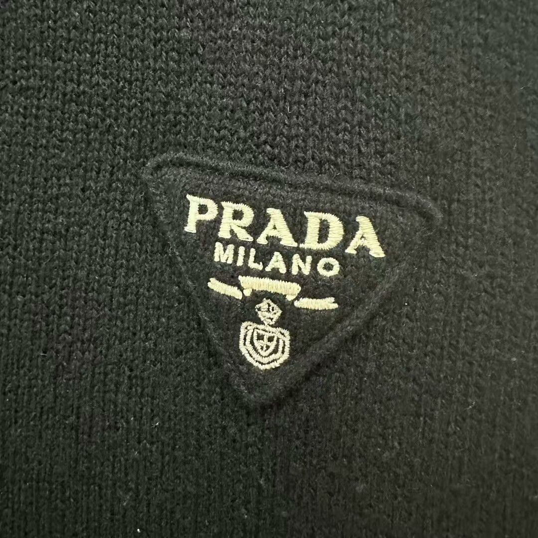 Prada prada triangle logo cardigan sweater Size US L / EU 52-54 / 3 - 3 Thumbnail