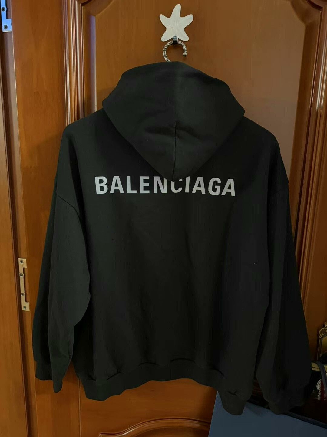 Balenciaga balenciaga reflective logo black sweatshirt Size US S / EU 44-46 / 1 - 4 Thumbnail