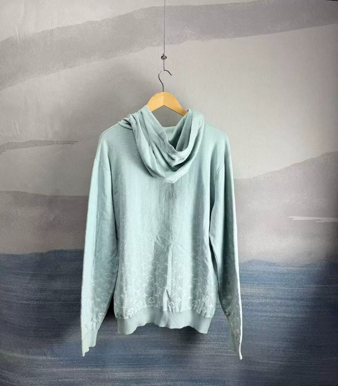 Louis Vuitton Louis Vuitton Ice Blue Gradient Hoodie Size US L / EU 52-54 / 3 - 3 Thumbnail
