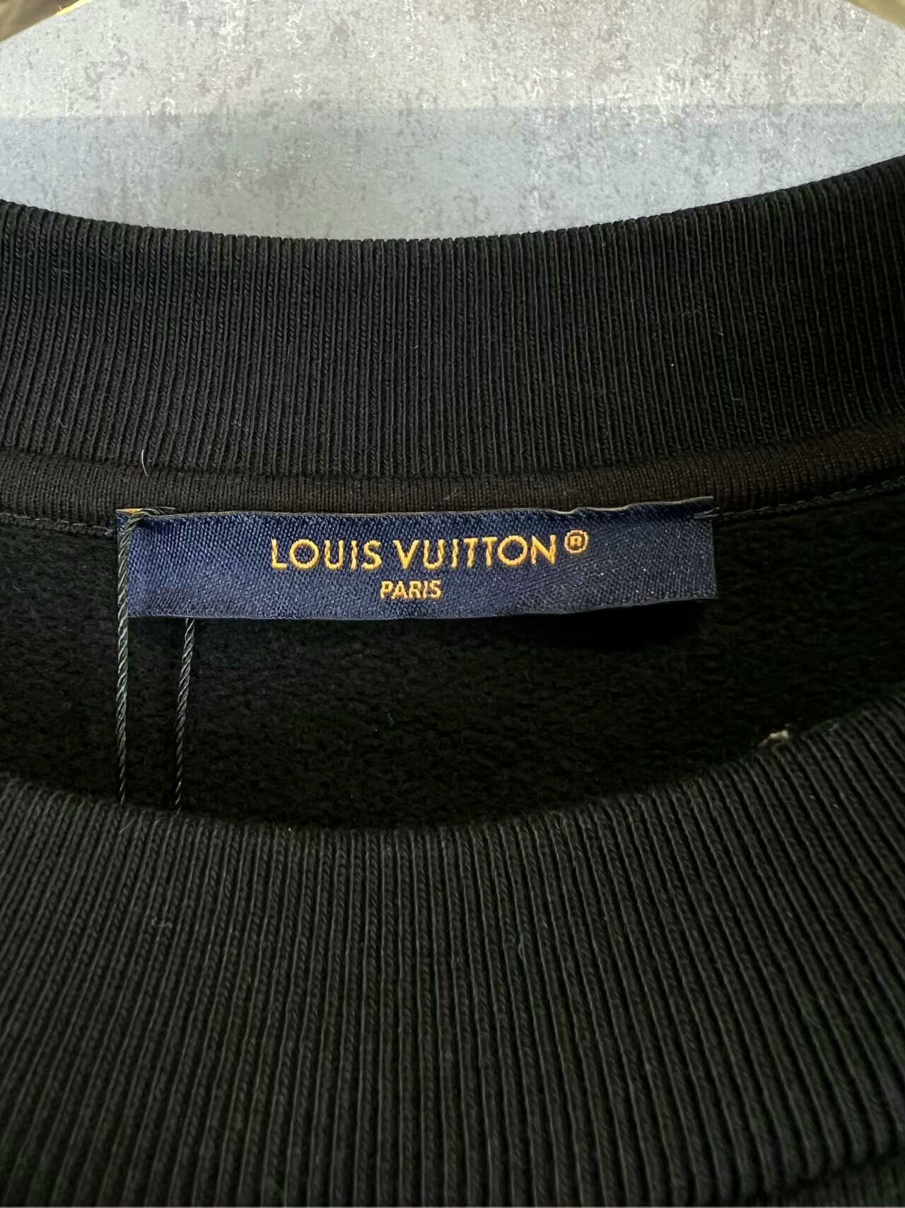 Louis Vuitton louis vuitton gradient logo sweatshirt Size US XXL / EU 58 / 5 - 4 Thumbnail