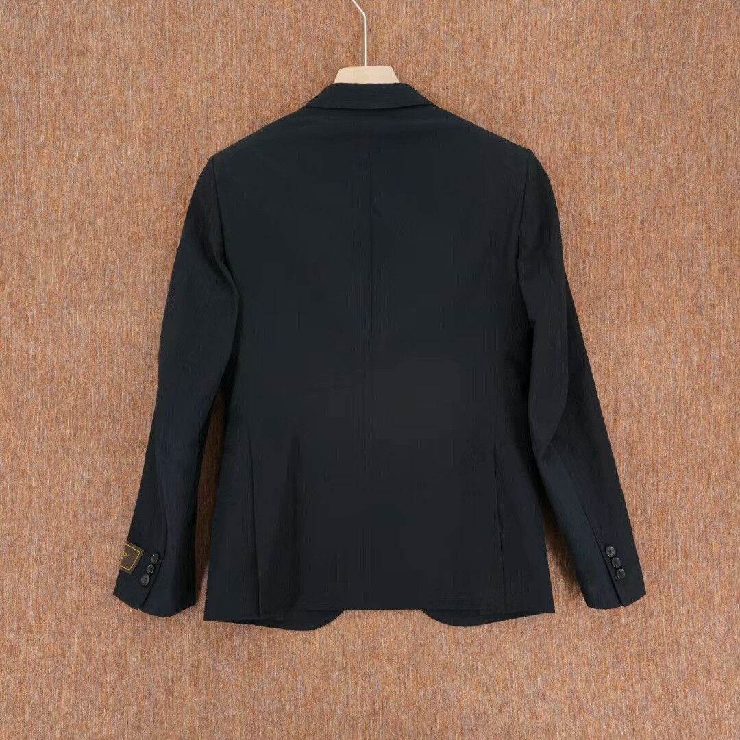Louis Vuitton louis vuitton black embossed logo jacket Size US L / EU 52-54 / 3 - 2 Thumbnail