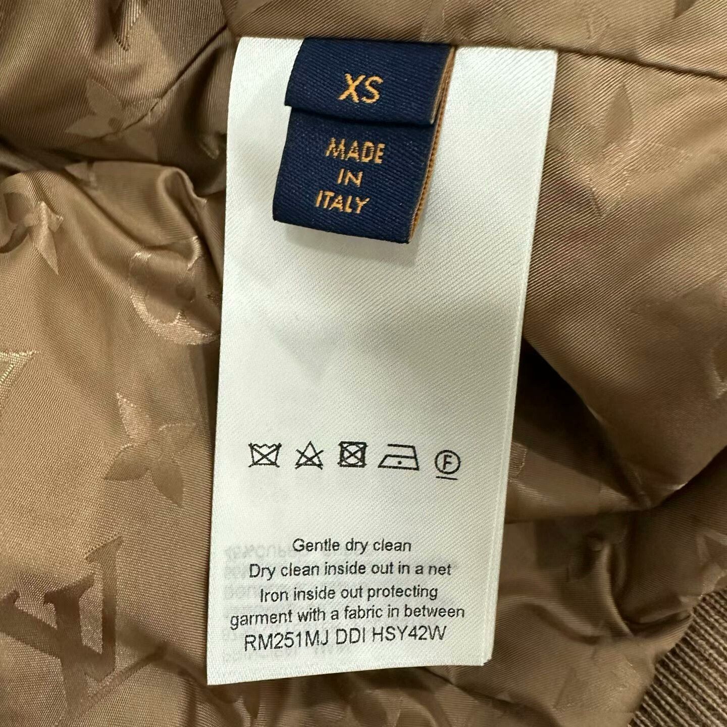Louis Vuitton louis vuitton brown shearling outerwear size XS Size XS / US 0-2 / IT 36-38 - 5 Thumbnail