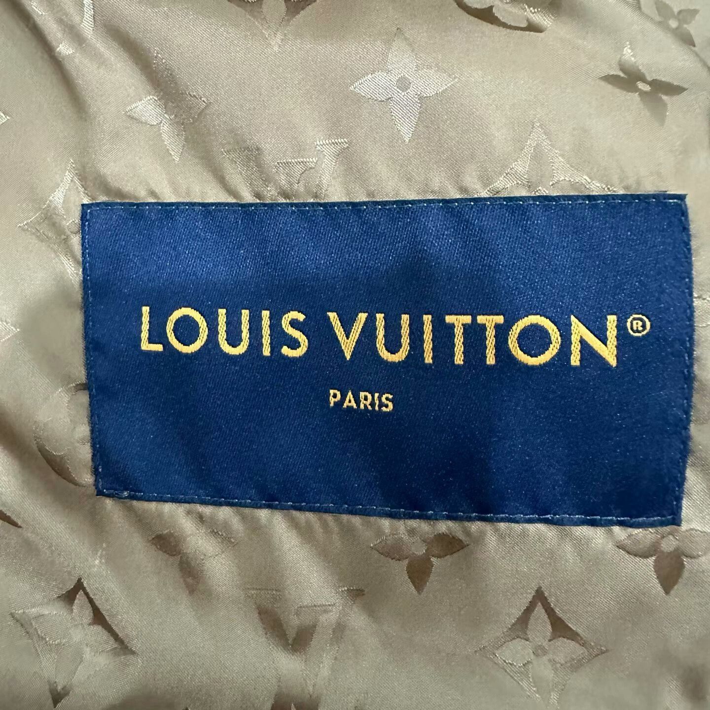 Louis Vuitton louis vuitton brown shearling outerwear size XS Size XS / US 0-2 / IT 36-38 - 3 Thumbnail