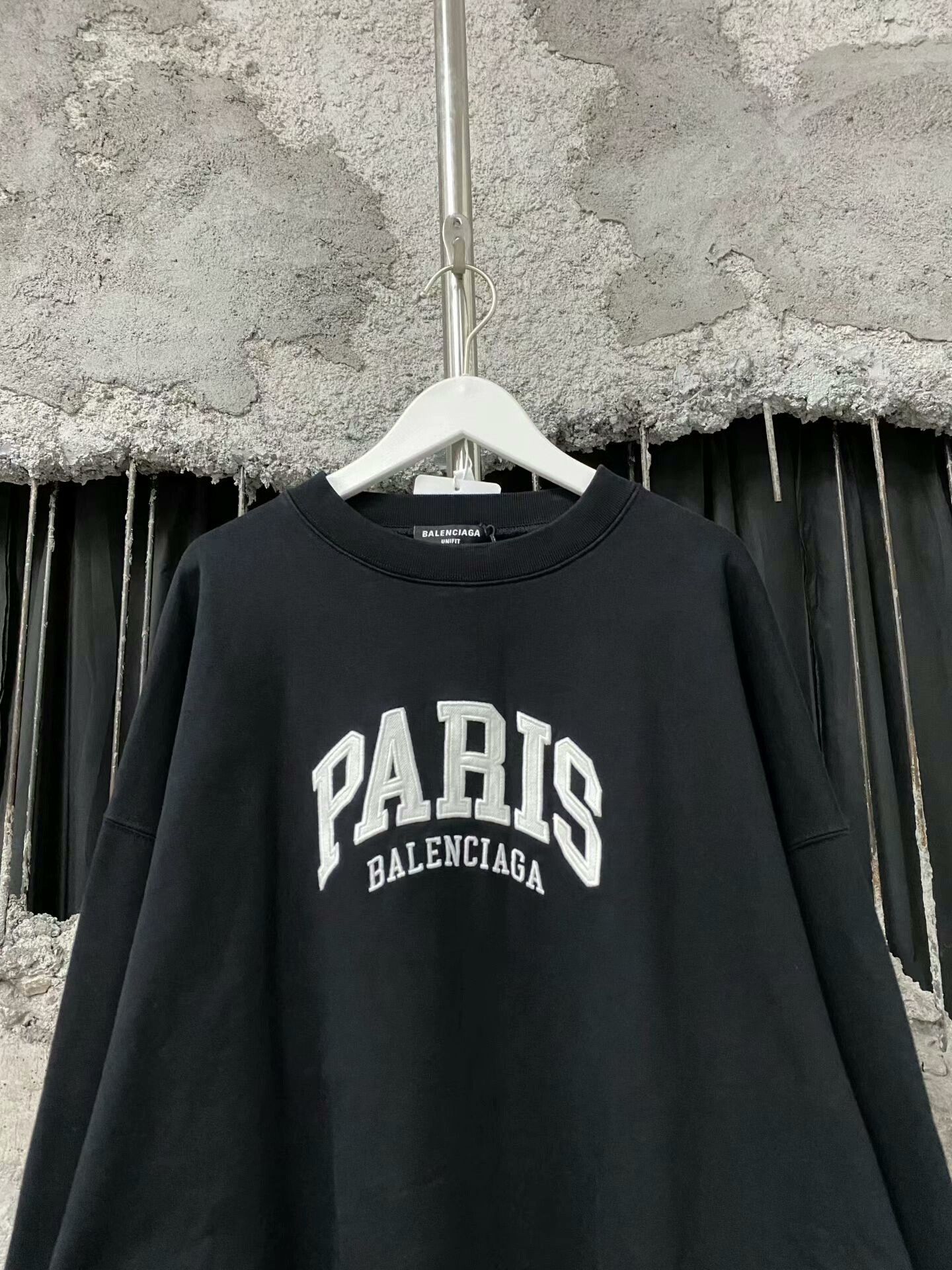 Balenciaga balenciaga paris sweatshirt in black Size US L / EU 52-54 / 3 - 2 Thumbnail