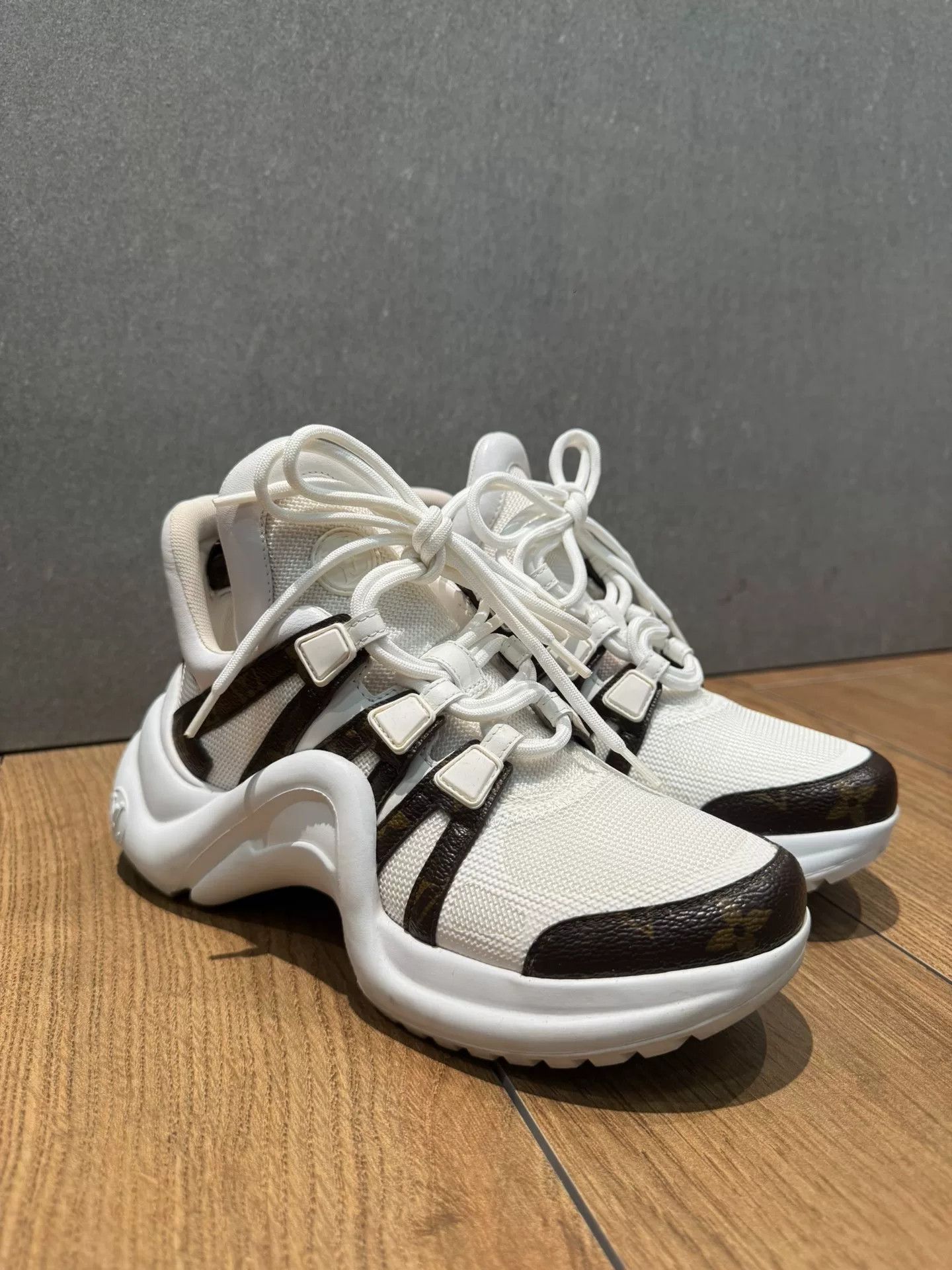 Louis Vuitton louis vuitton archlight classic low-top sneakers Size US 6 / IT 36 - 2 Thumbnail