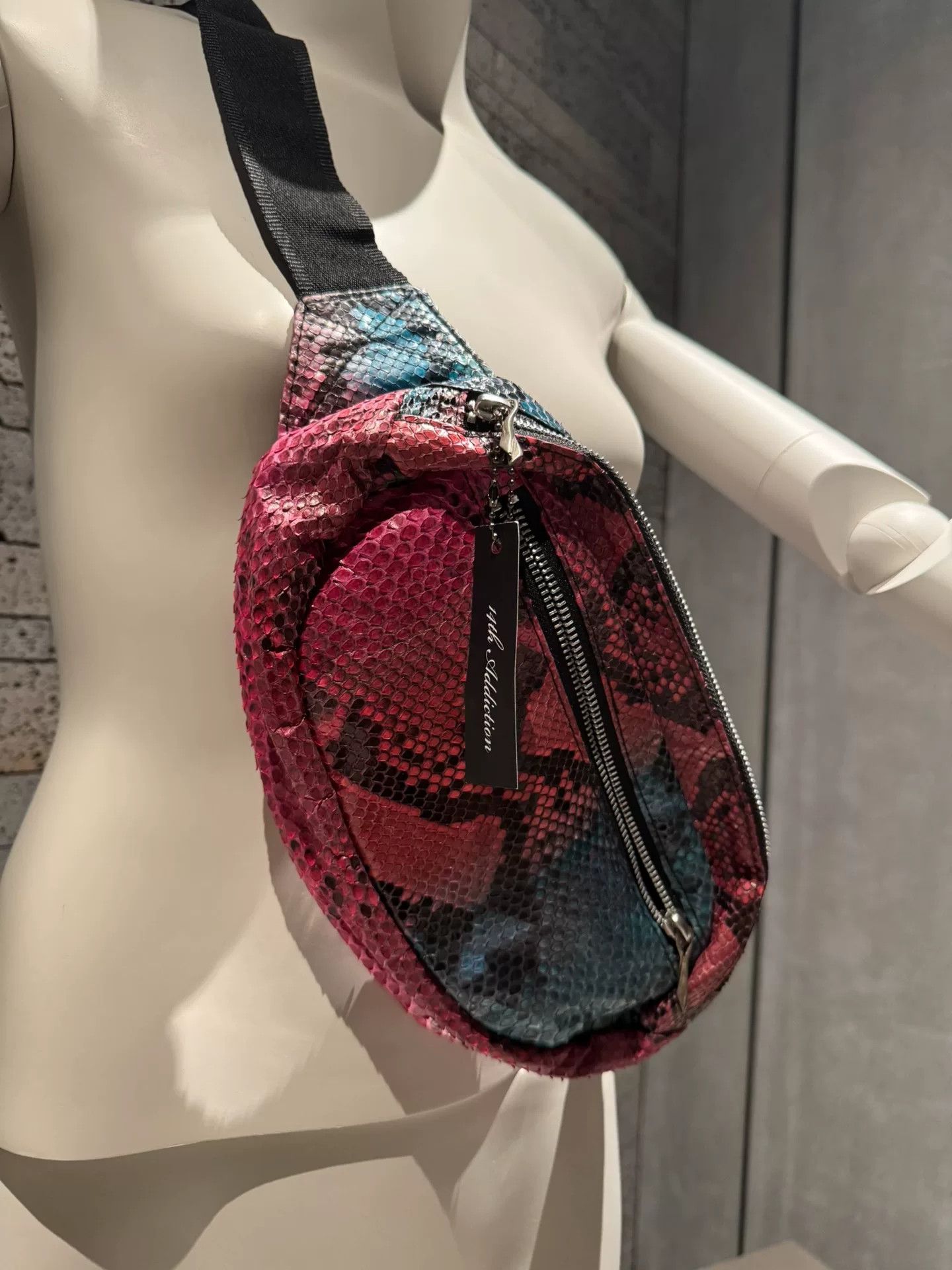 Junya Watanabe python leather waist bag with vivid print Size ONE SIZE - 3 Thumbnail