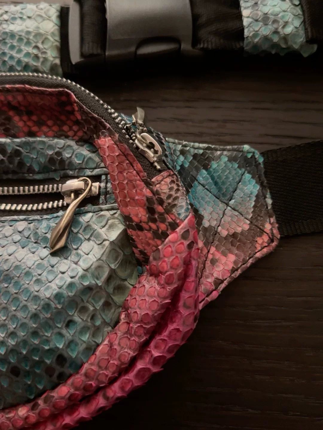 Junya Watanabe python leather waist bag with vivid print Size ONE SIZE - 9 Thumbnail