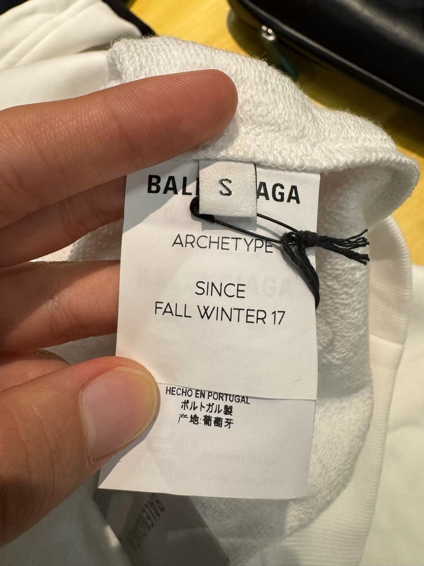 Balenciaga balenciaga oversized white hoodie sweatshirt Size US S / EU 44-46 / 1 - 6 Thumbnail