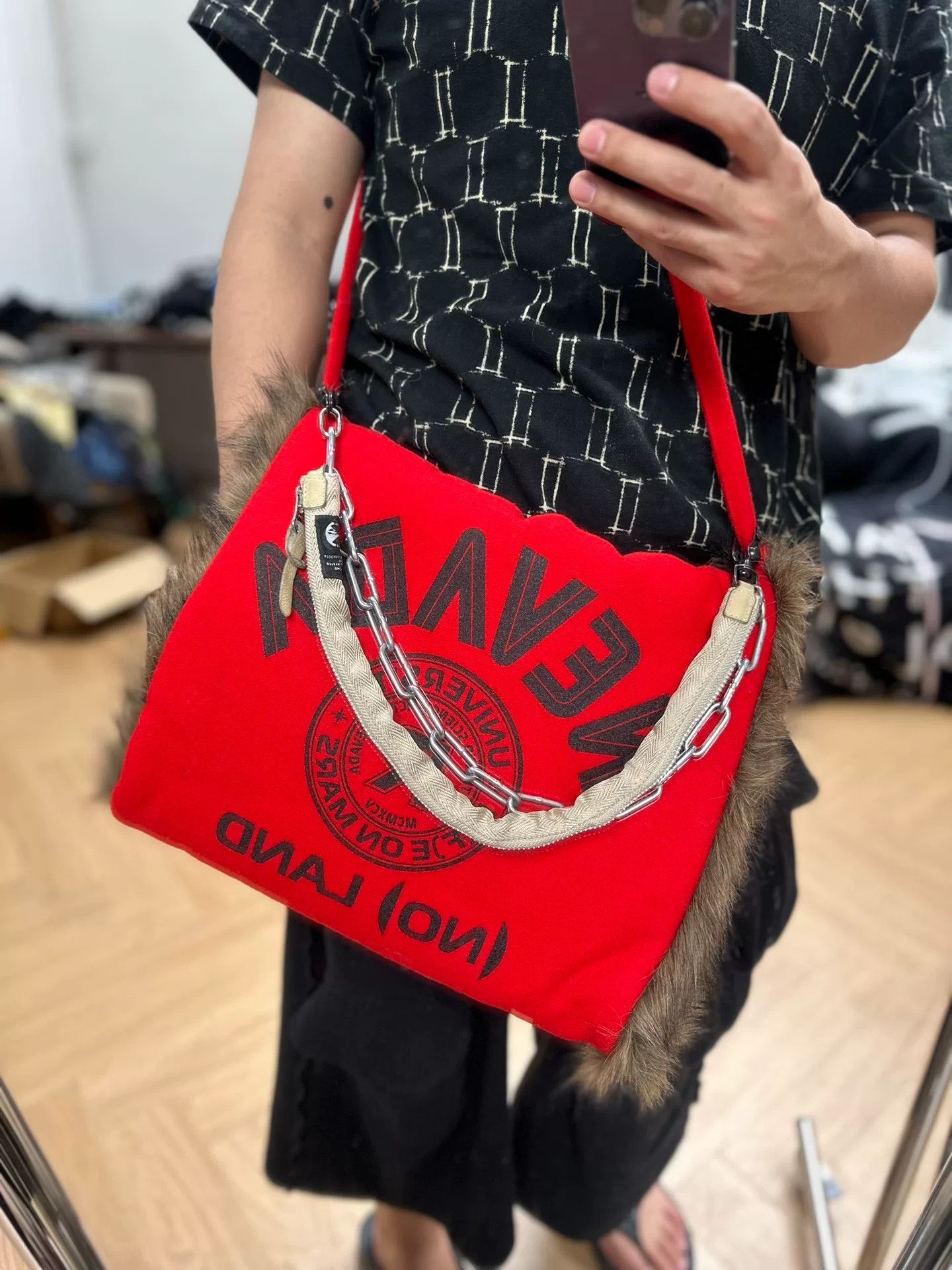 Raf Simons Red Fur Handbag by Raf Simons Size ONE SIZE - 7 Thumbnail
