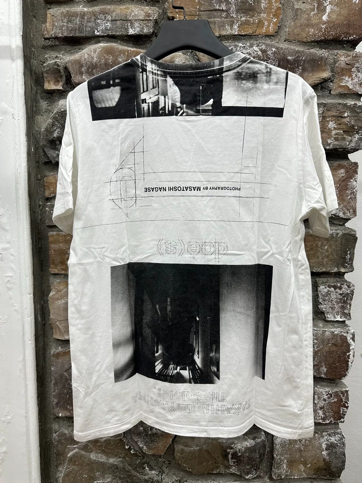 Comme des Garcons black and white photo tee shirt Size US L / EU 52-54 / 3 - 4 Thumbnail