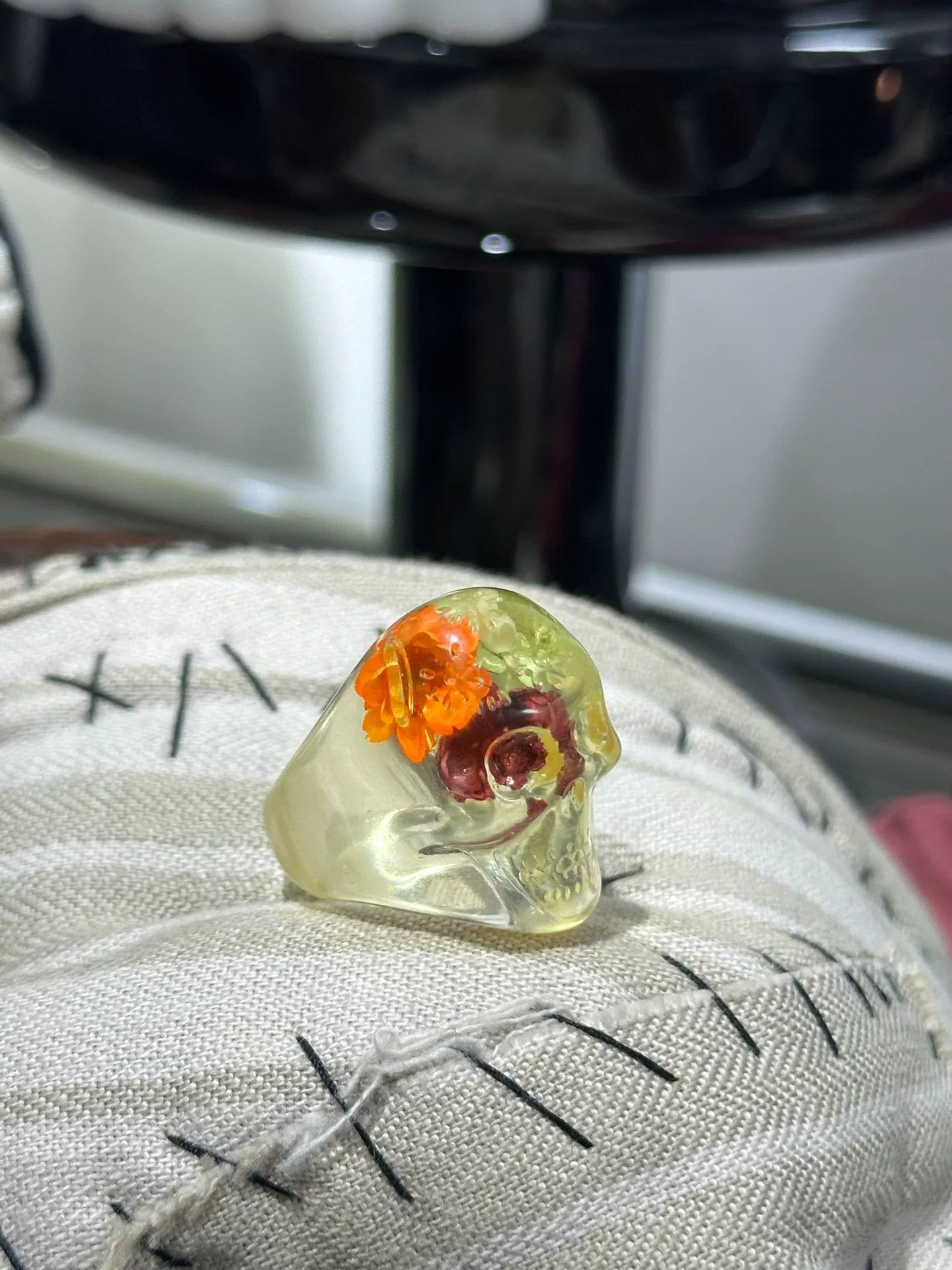 Comme des Garcons beautiful resin skull ring 15 size Size ONE SIZE - 5 Thumbnail