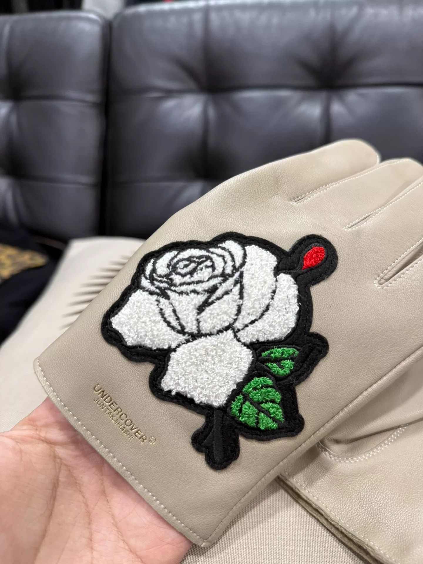 Comme des Garcons undercover rose embroidered leather gloves Size ONE SIZE - 7 Thumbnail