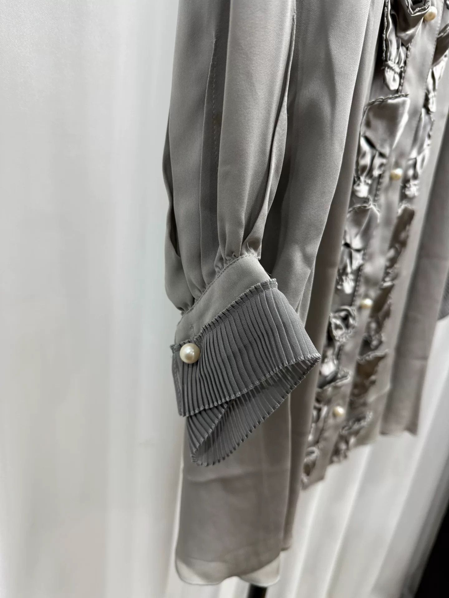 Comme des Garcons silk skull patch shirt in champagne color Size US S / EU 44-46 / 1 - 4 Thumbnail