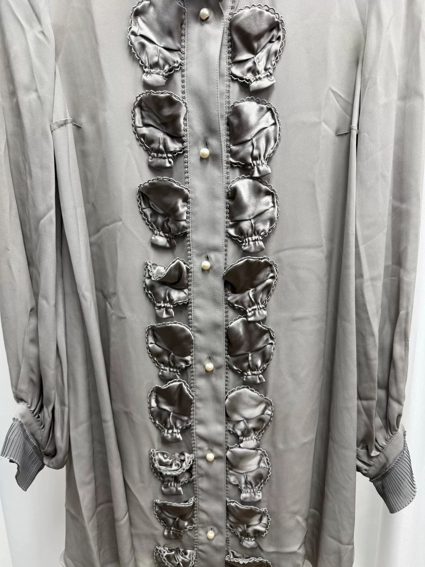Comme des Garcons silk skull patch shirt in champagne color Size US S / EU 44-46 / 1 - 2 Thumbnail