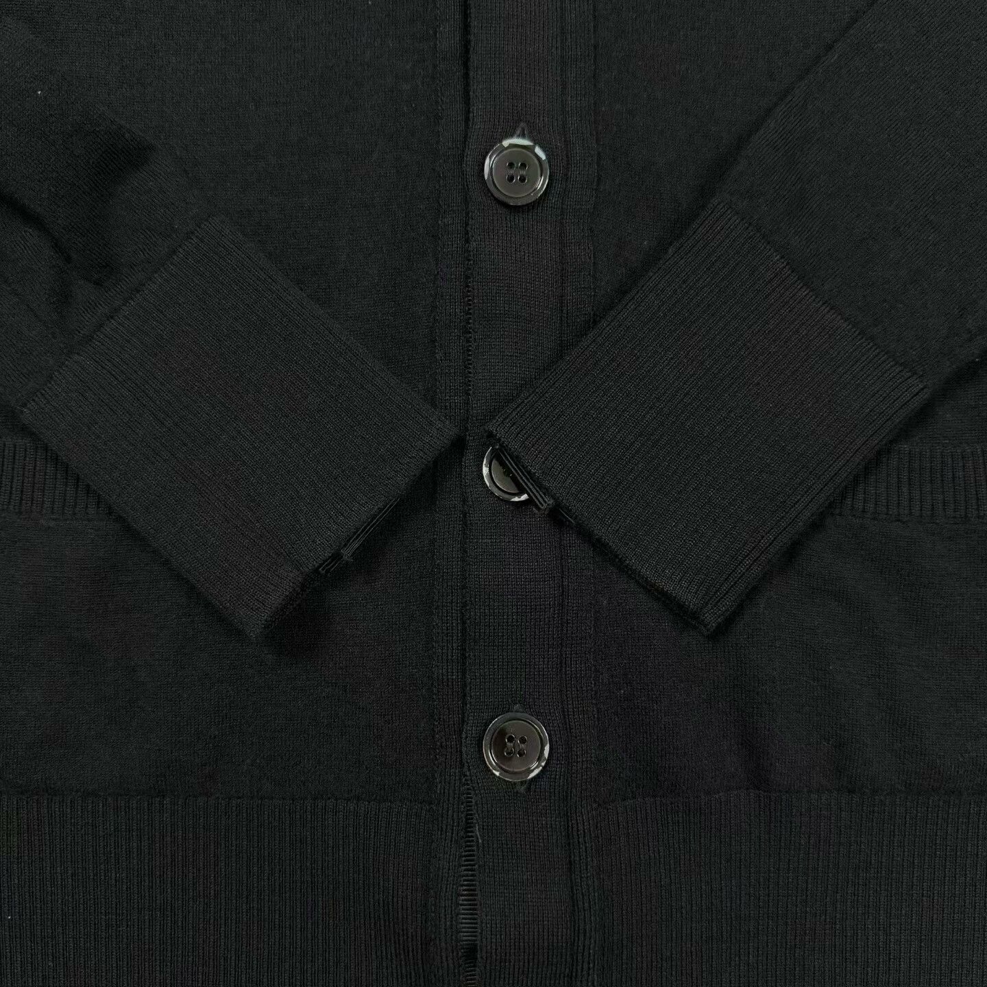 Thom Browne thom browne black wool v-neck cardigan Size US S / EU 44-46 / 1 - 4 Thumbnail