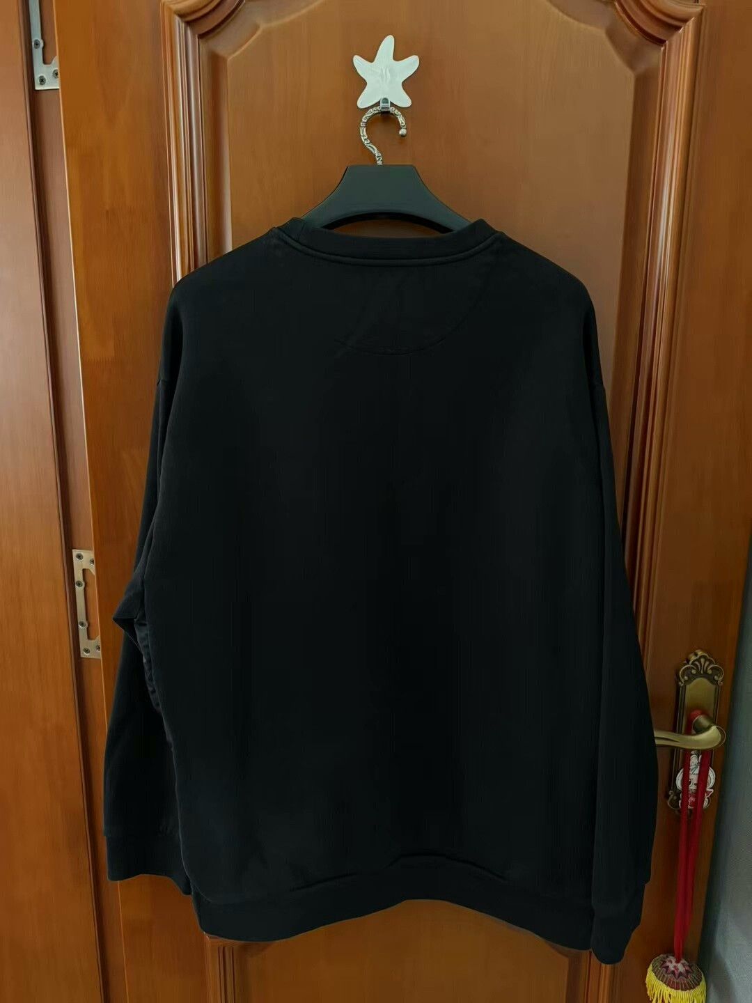 Prada prada black long sleeve sweatshirt xxl Size US XXL / EU 58 / 5 - 2 Thumbnail