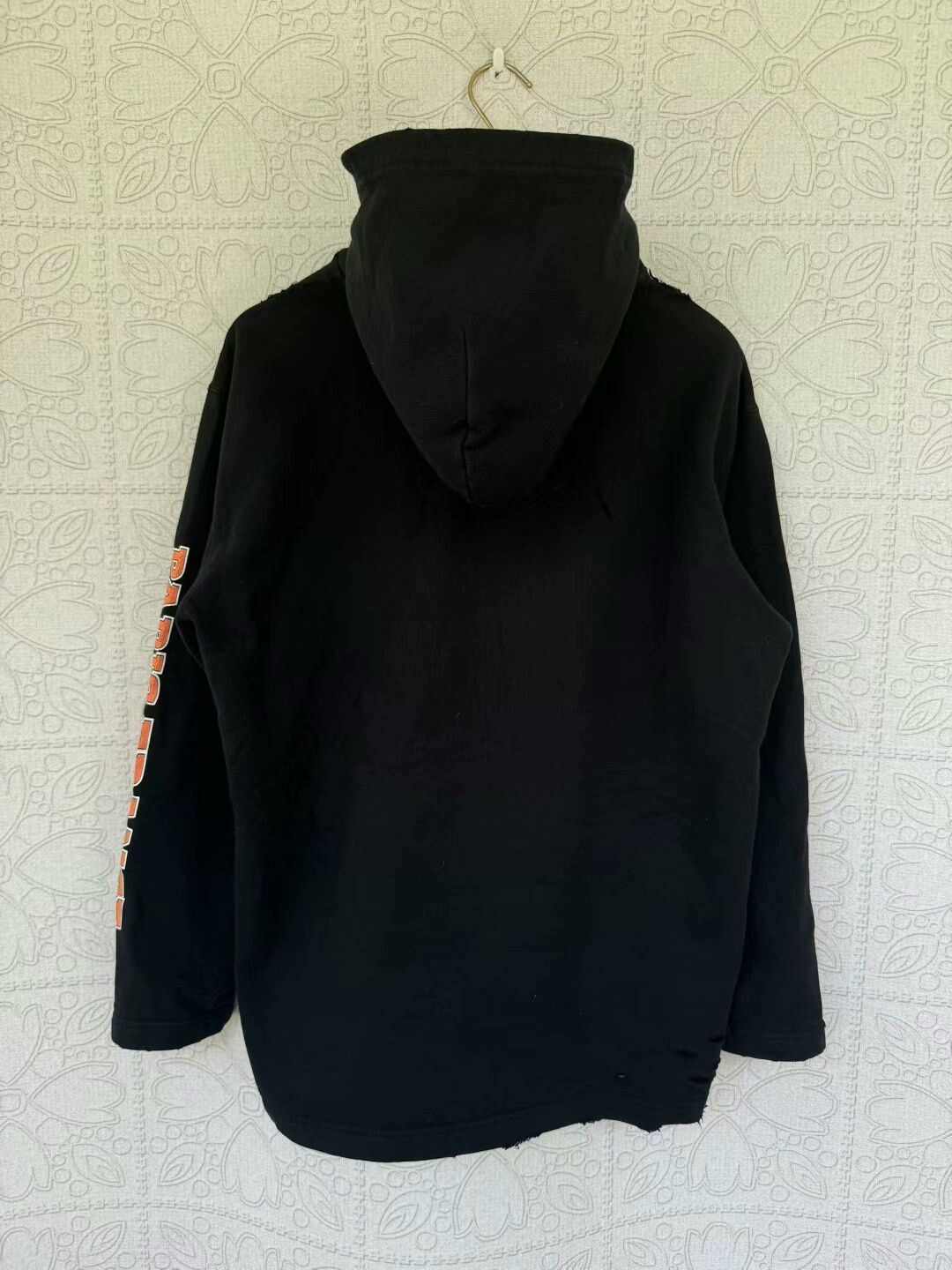 Balenciaga balenciaga double b distressed hoodie size medium Size US M / EU 48-50 / 2 - 2 Thumbnail