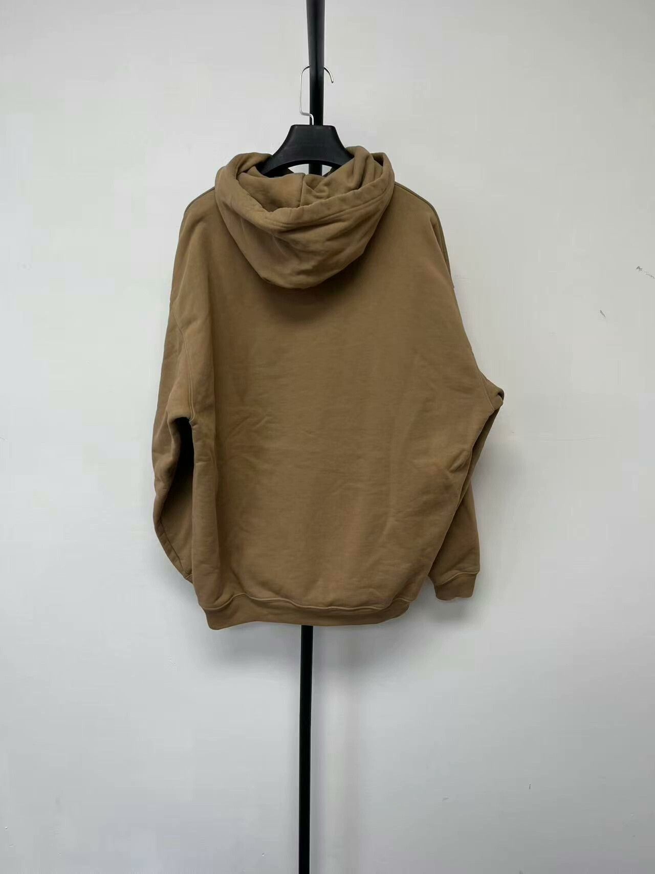 Balenciaga balenciaga unisex khaki oversized hoodie Size US S / EU 44-46 / 1 - 3 Thumbnail