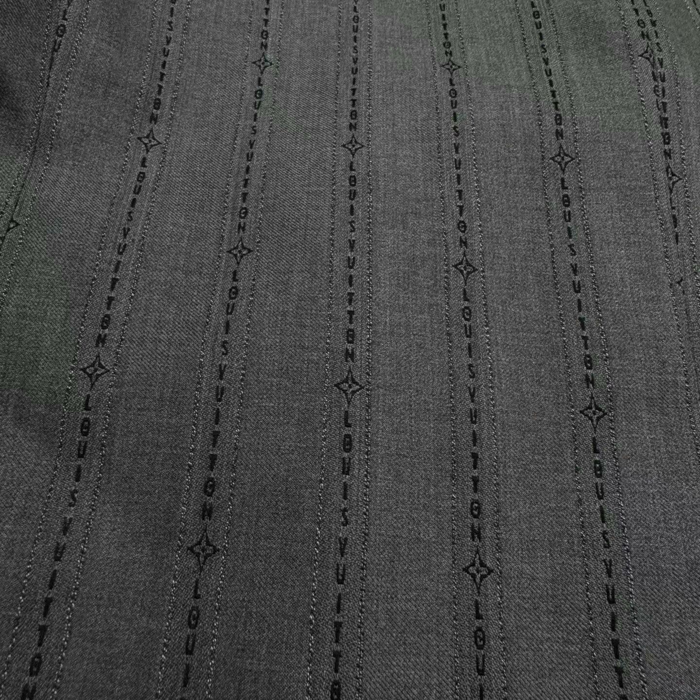 Louis Vuitton louis vuitton striped wool suit jacket Size US XXL / EU 58 / 5 - 4 Thumbnail