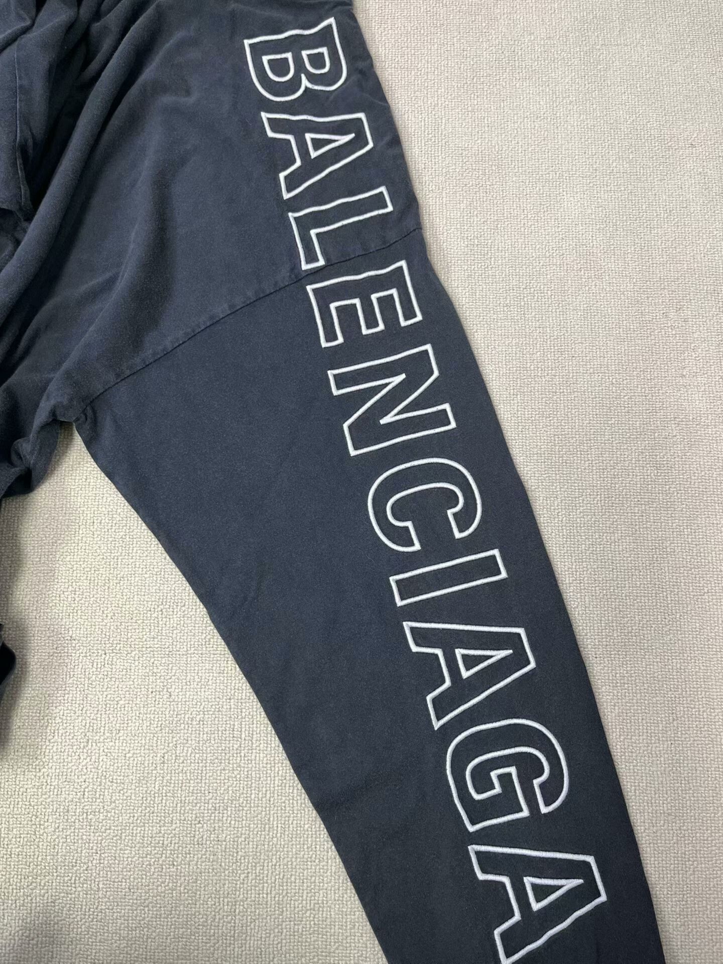 balenciaga logo print long sleeve sweatshirt