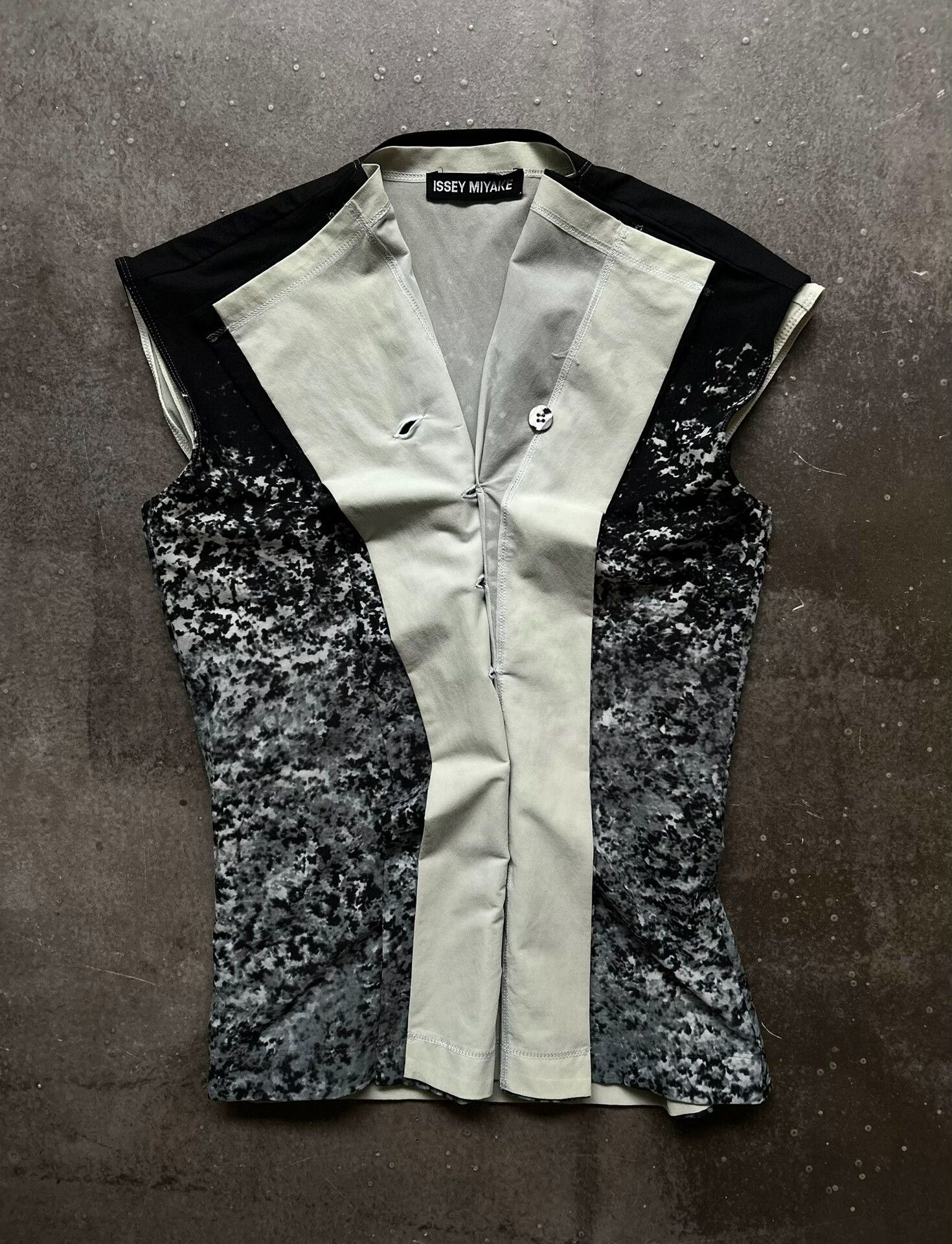 Pleats Please Issey Miyake Issey Miyake Pleats Please Sleeveless Top Size M / US 6-8 / IT 42-44 - 2 Thumbnail
