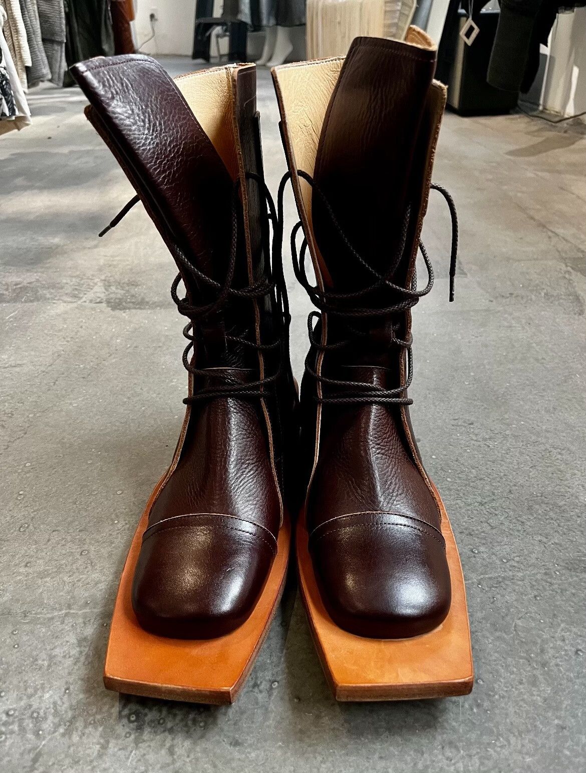 Beauty Beast stylish leather lace-up boots with wooden sole Size US 9 / EU 42 - 4 Thumbnail