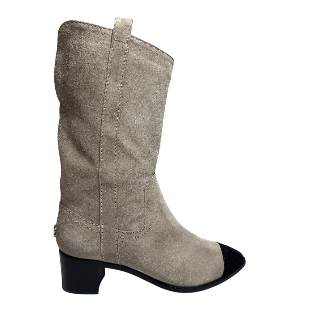 Chanel Chanel Chanel Suede Short Boots Suede Shoes DUTY FREE for USA Size ONE SIZE - 7 Thumbnail