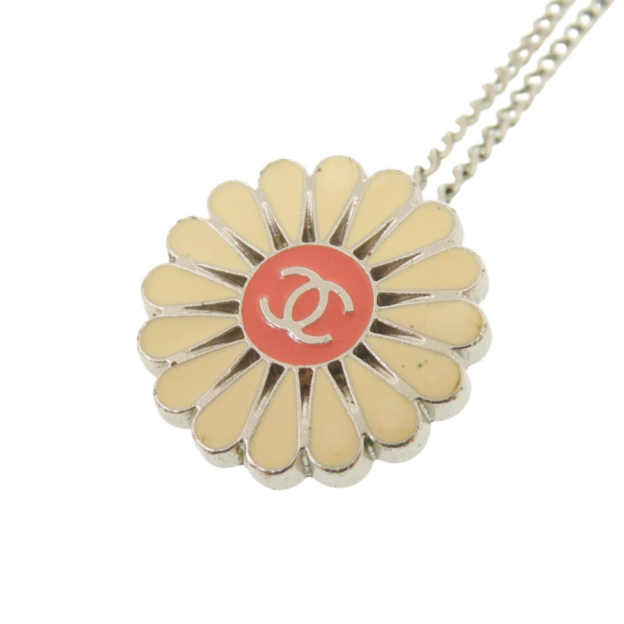 Chanel Excellent condition Chanel Coco Mark flower motif 04P metal silver necklace 1253 Size ONE SIZE - 4 Thumbnail