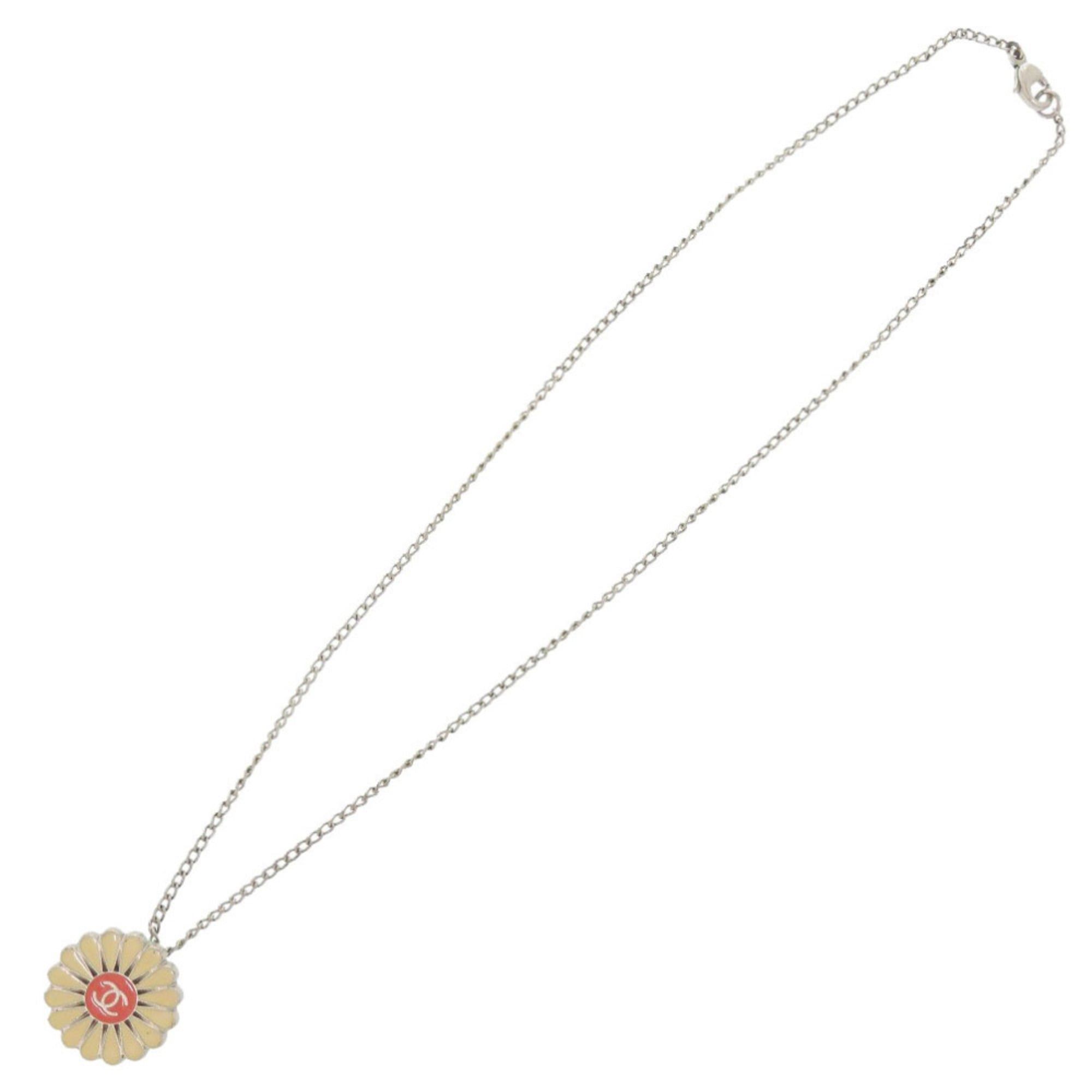 Chanel Excellent condition Chanel Coco Mark flower motif 04P metal silver necklace 1253 Size ONE SIZE - 3 Thumbnail