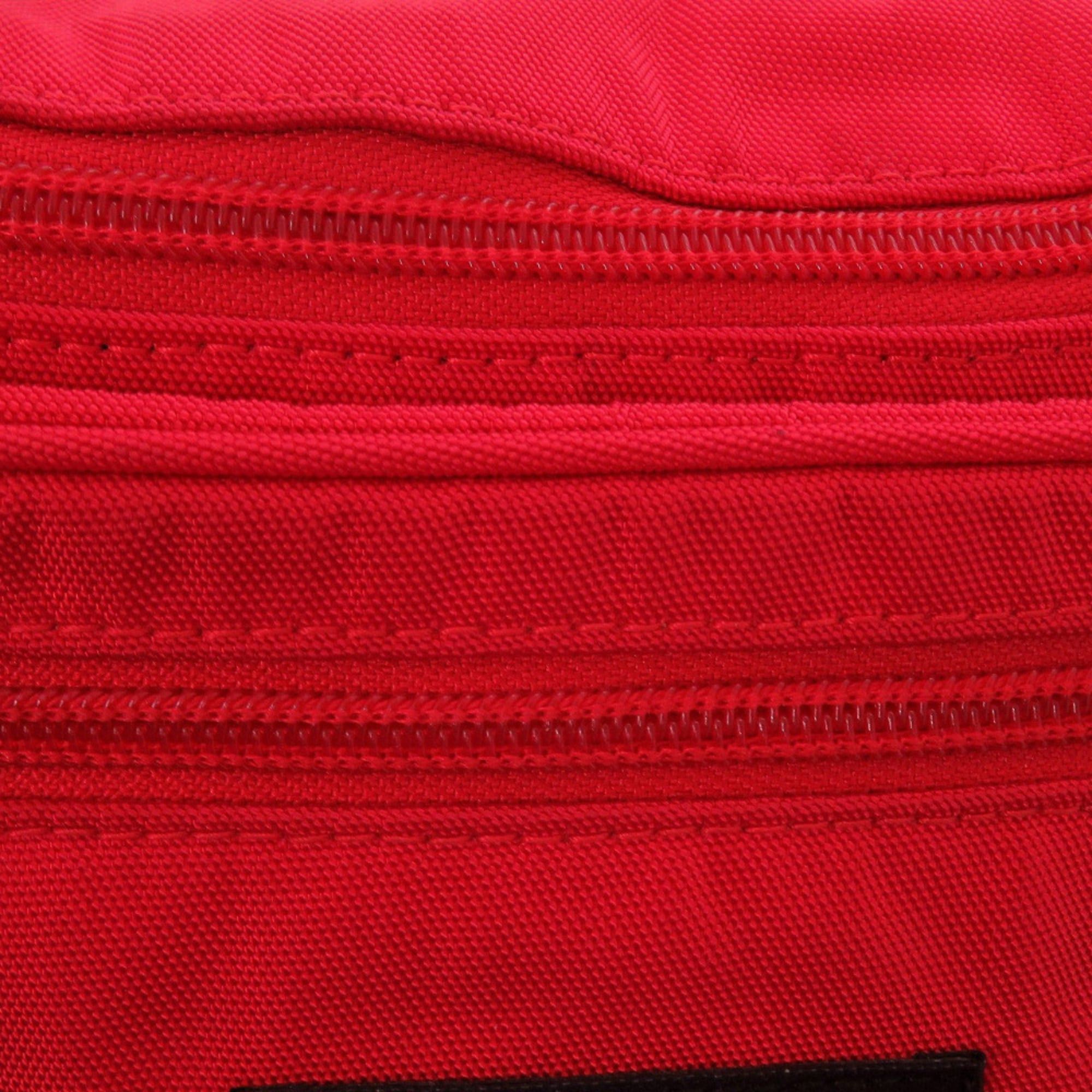 Balenciaga Excellent condition Balenciaga Explorer belt bag 482389 in red nylon. Body bag/waist 0968 Size ONE SIZE - 6 Thumbnail