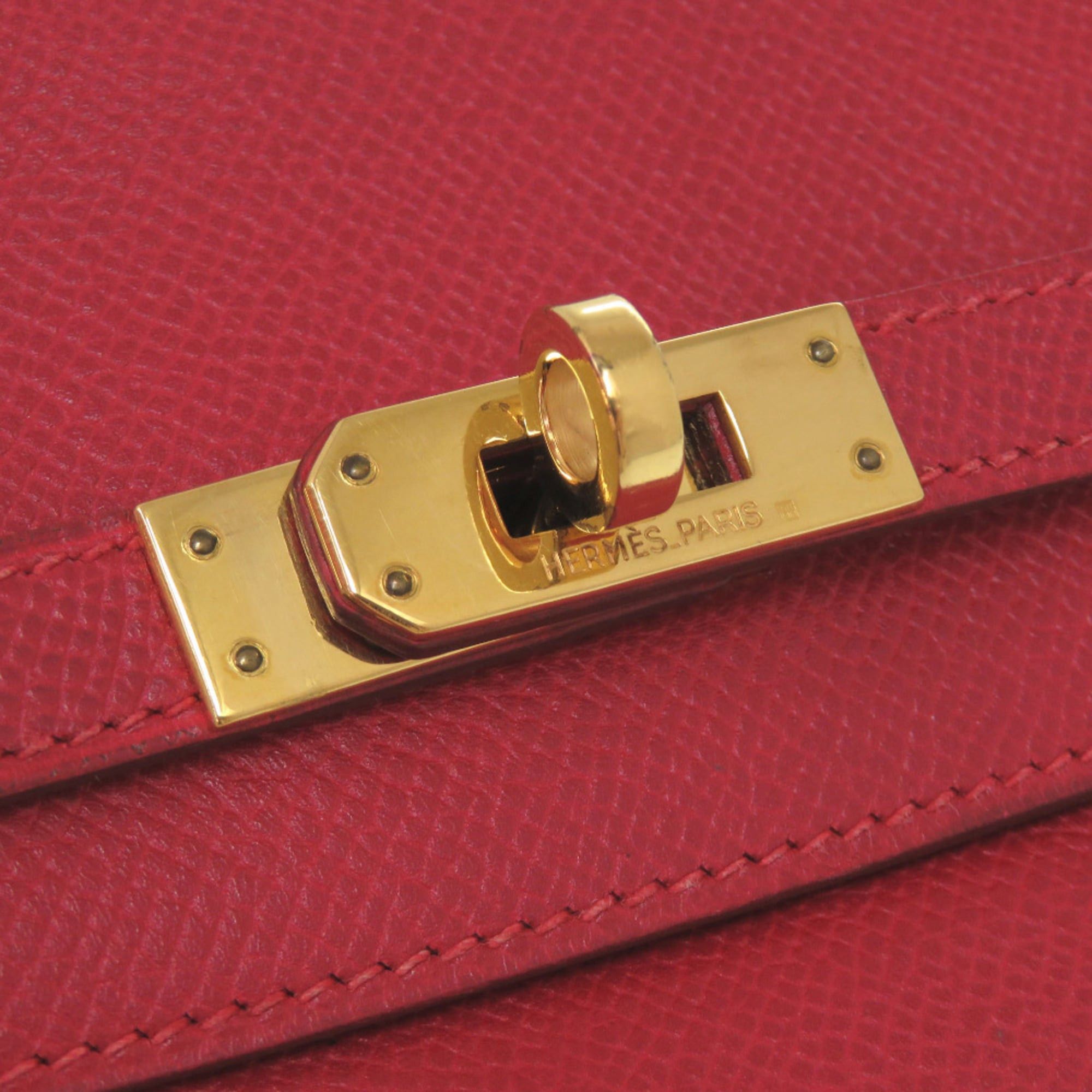 Hermes Excellent condition Hermès Banana Kelly Couchbel Rouge vif clutch bag in red with gold hardware and a 〇U stamp. Item number 1465. Size ONE SIZE - 6 Thumbnail