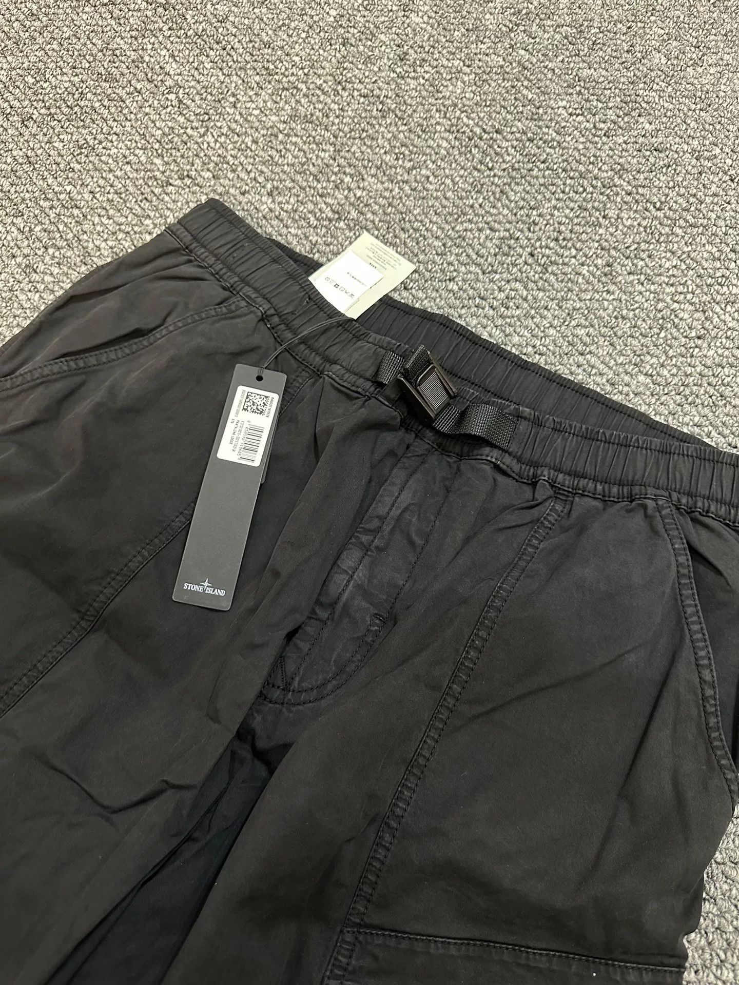 Stone Island black cargo pants by stone island Size US 34 / EU 50 - 3 Thumbnail