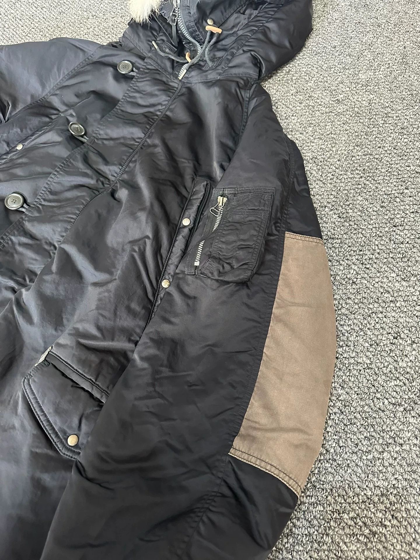 Visvim visvim black nylon jacket with fur hood Size US L / EU 52-54 / 3 - 5 Thumbnail