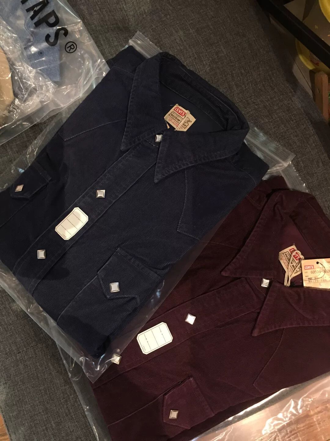 Levi's Vintage Clothing levi's lvc corduroy shirt in navy and wine Size US L / EU 52-54 / 3 - 6 Thumbnail