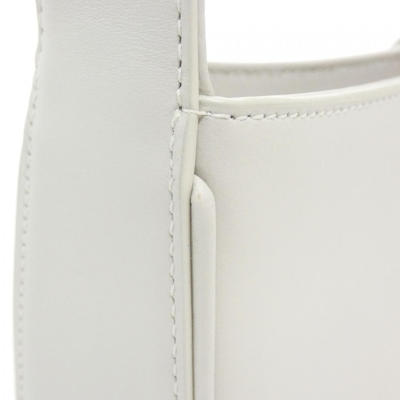 Yves Saint Laurent Yves Saint Laurent Saint Laurent Le 5 À 7 Calfskin Shoulder Bag Leather Shoulder Bag 657228 2R20W DUTY FREE for USA Size ONE SIZE - 5 Thumbnail