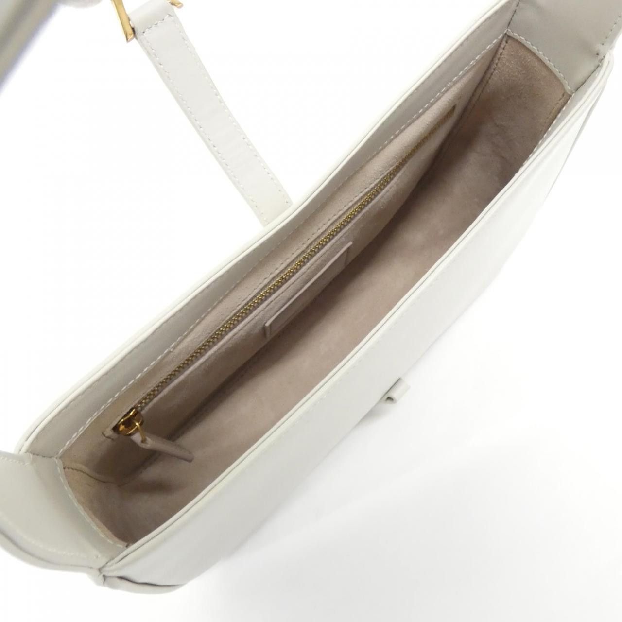 Yves Saint Laurent Yves Saint Laurent Saint Laurent Le 5 À 7 Calfskin Shoulder Bag Leather Shoulder Bag 657228 2R20W DUTY FREE for USA Size ONE SIZE - 8 Thumbnail