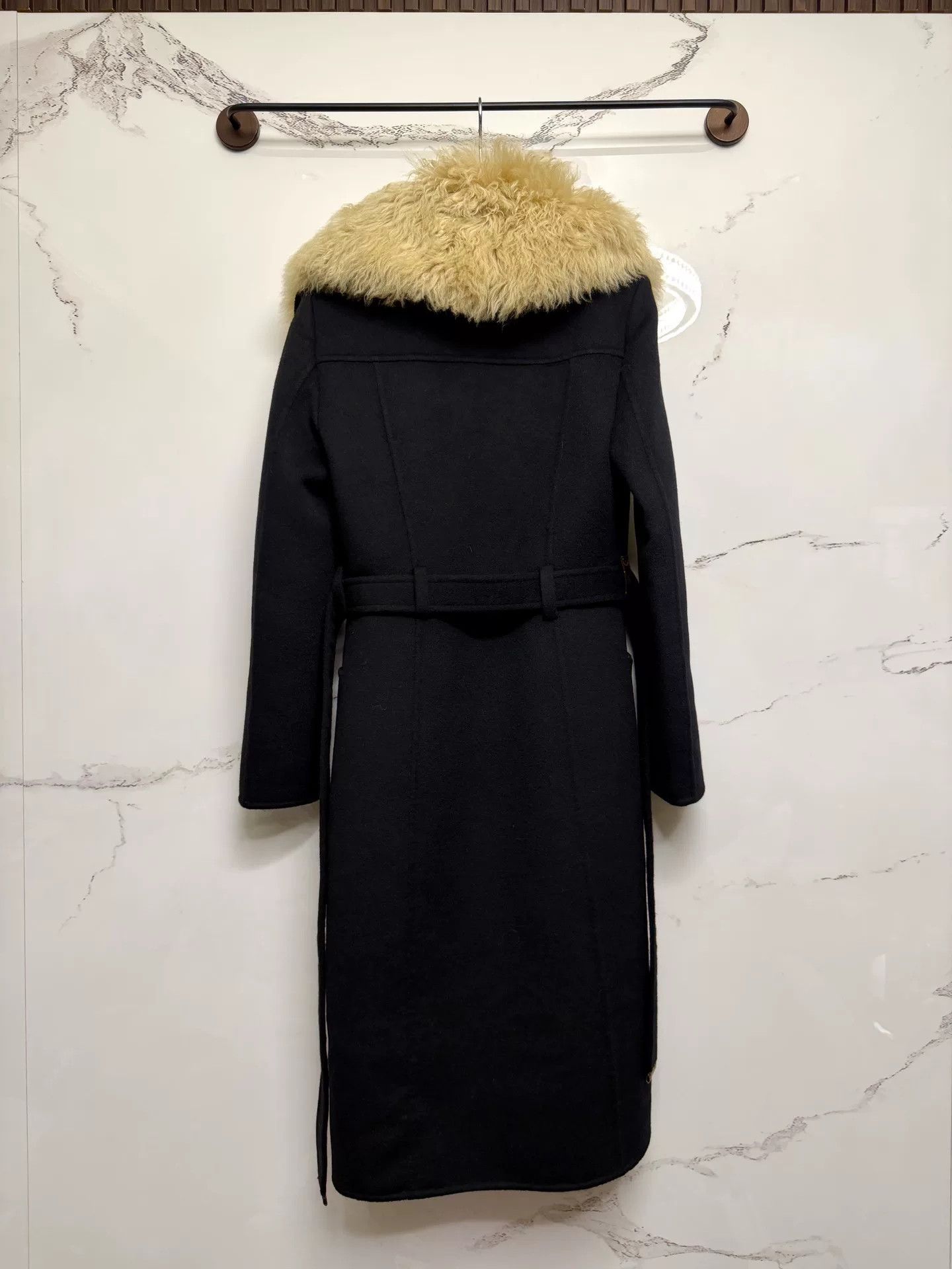 Louis Vuitton louis vuitton black wool coat with fur collar Size XS / US 0-2 / IT 36-38 - 3 Thumbnail