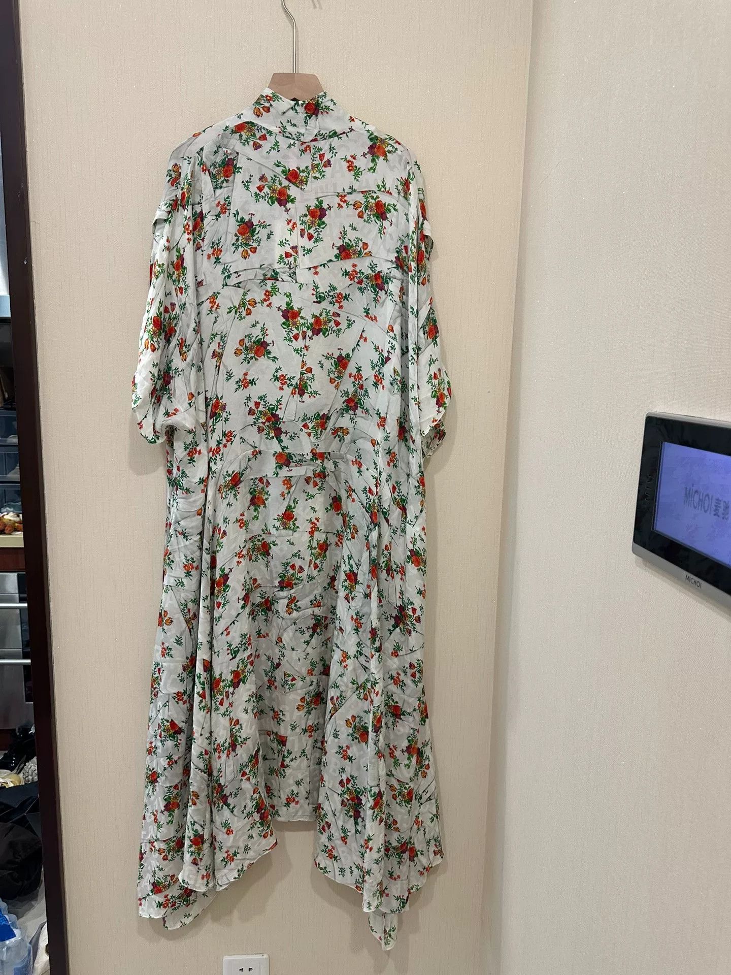 Balenciaga balenciaga floral dress size 2 Size S / US 4 / IT 40 - 2 Thumbnail
