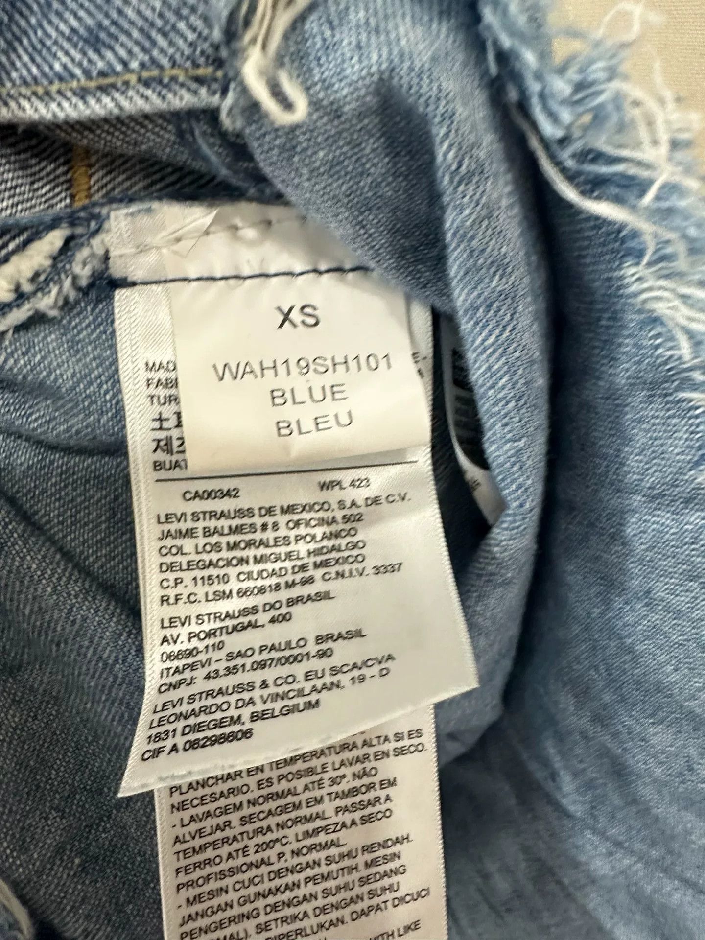 Vetements vetements levis unisex denim shirt Size US XS / EU 42 / 0 - 3 Thumbnail