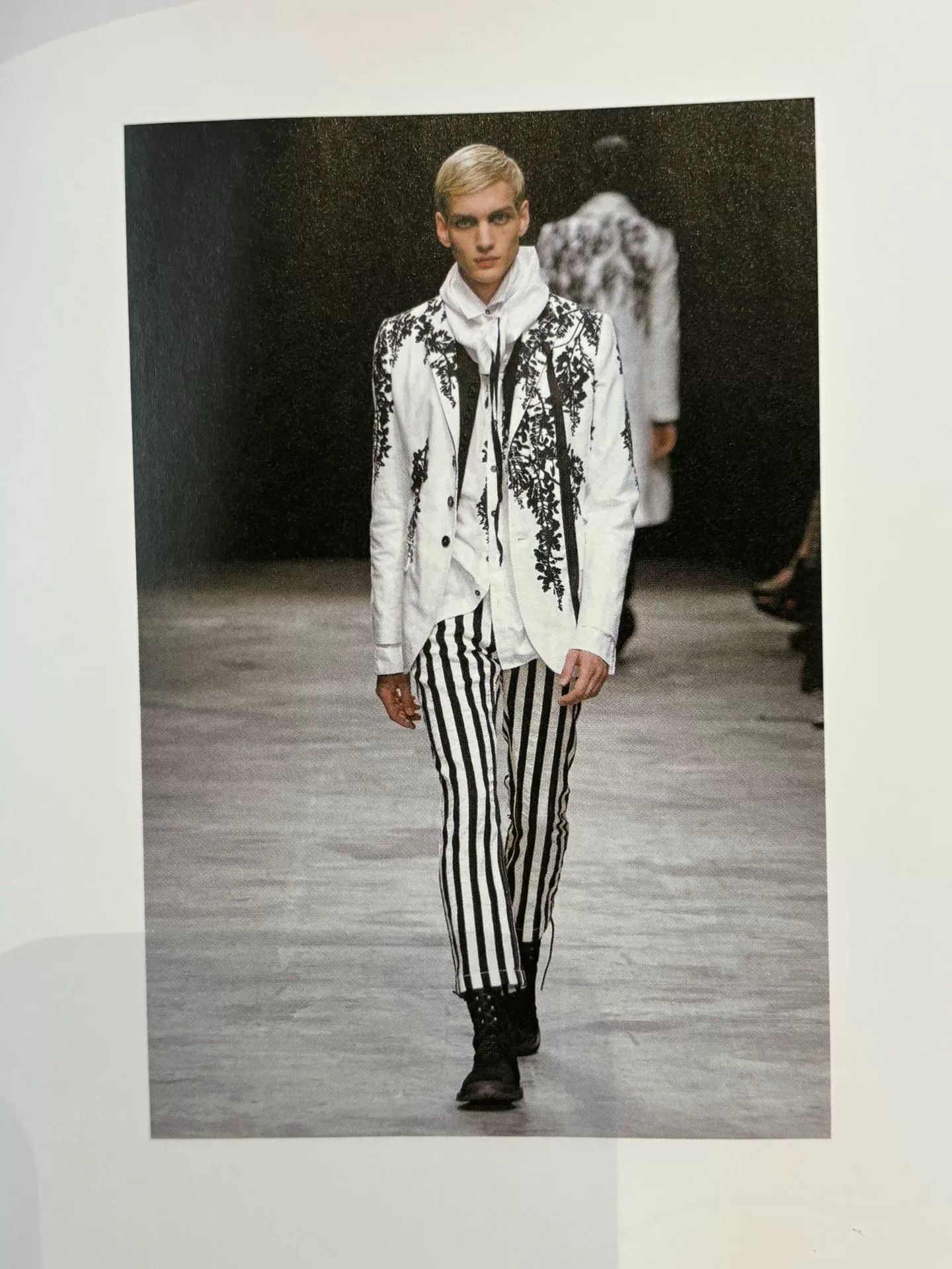 Ann Demeulemeester Ann Demeulemeester Floral Button-Up Shirt Size L / US 10 / IT 46 - 6 Thumbnail