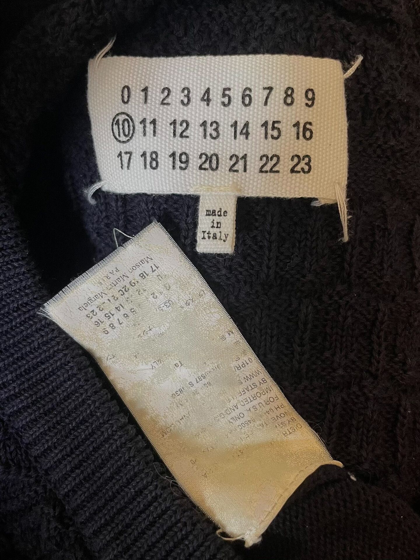 Maison Margiela Maison Martin Margiela V-Neck Knitted Sweater Size US M / EU 48-50 / 2 - 8 Thumbnail