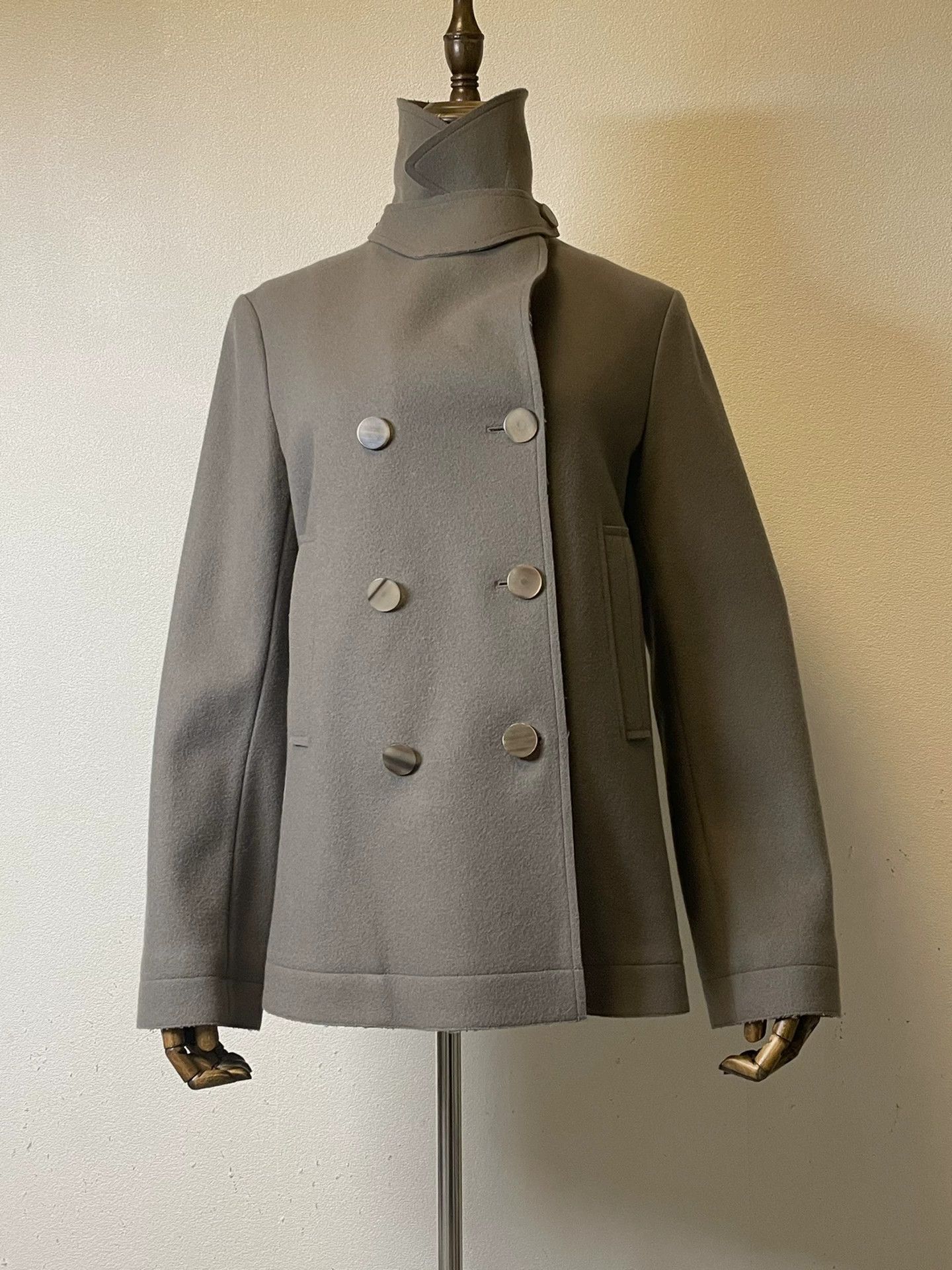 Helmut Lang elegant double-breasted wool short jacket Size US S / EU 44-46 / 1 - 2 Thumbnail